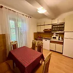 Apartman In 54892