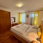 In 54892 Апартаменты