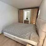 In 54892 * Dramalj