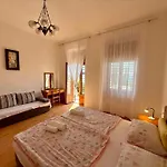 In 54892 Διαμέρισμα *