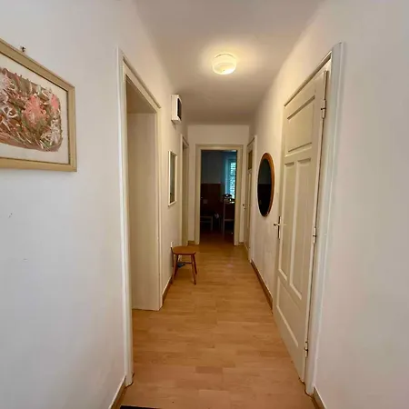 In 54892 Διαμέρισμα