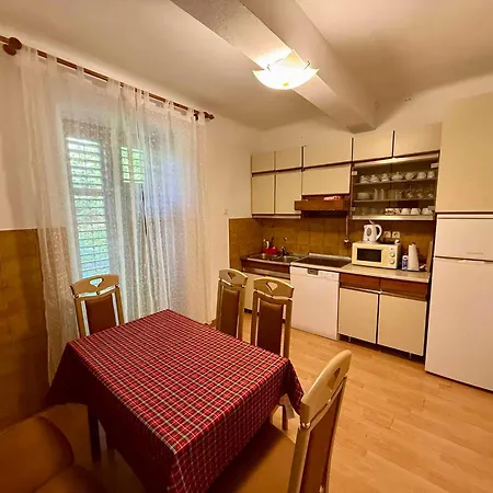 Apartment In 54892