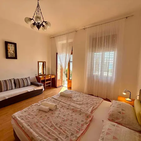 In 54892 Apartment *